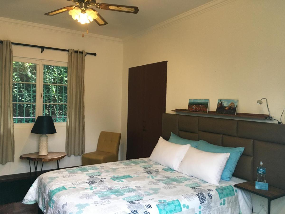 リマ La Casona Azul Bed & Breakfast エクステリア 写真