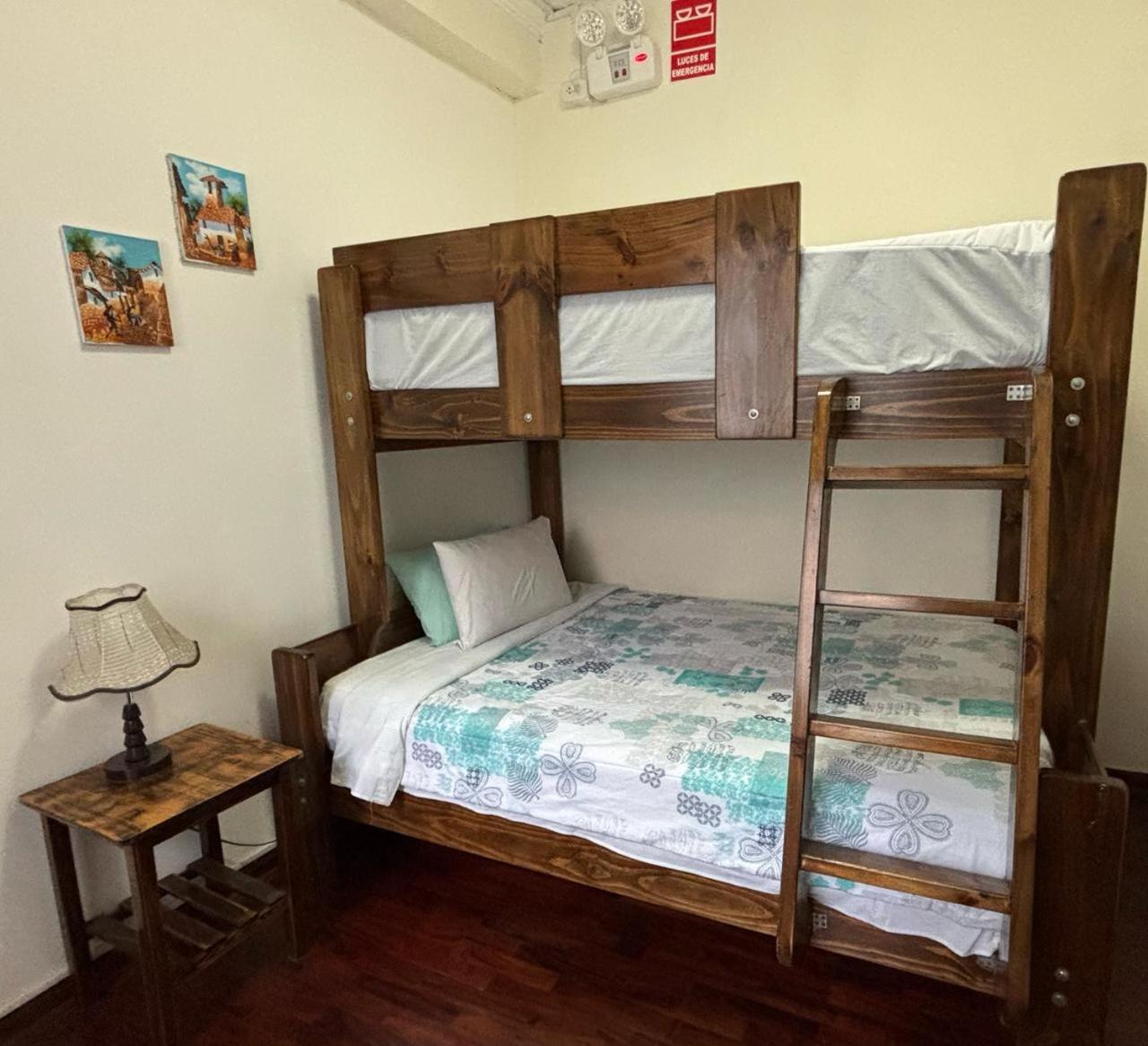 リマ La Casona Azul Bed & Breakfast エクステリア 写真