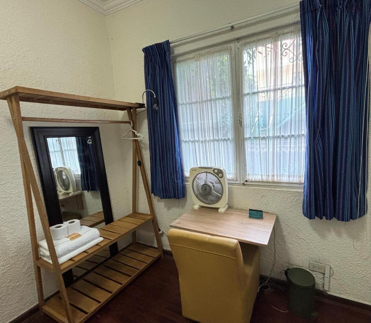 リマ La Casona Azul Bed & Breakfast エクステリア 写真