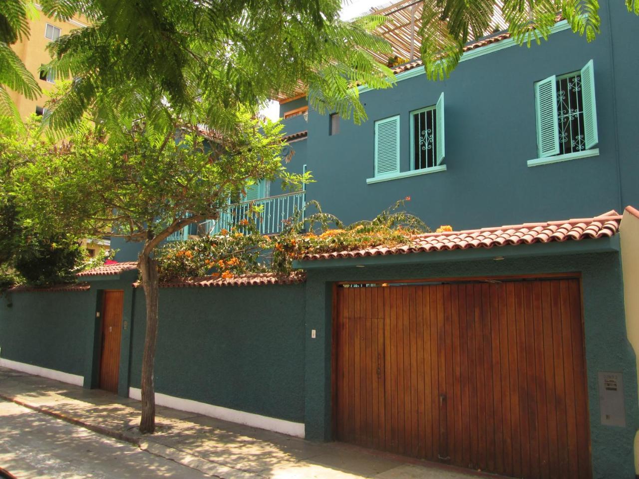 リマ La Casona Azul Bed & Breakfast エクステリア 写真