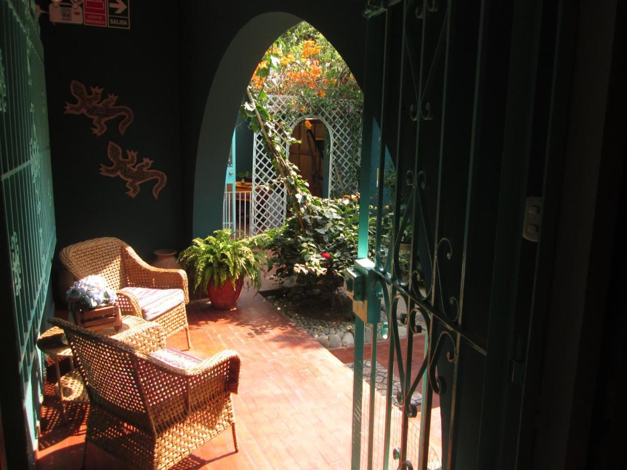 リマ La Casona Azul Bed & Breakfast エクステリア 写真