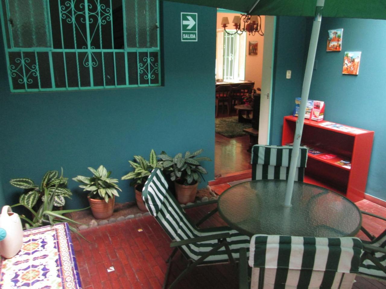 リマ La Casona Azul Bed & Breakfast エクステリア 写真