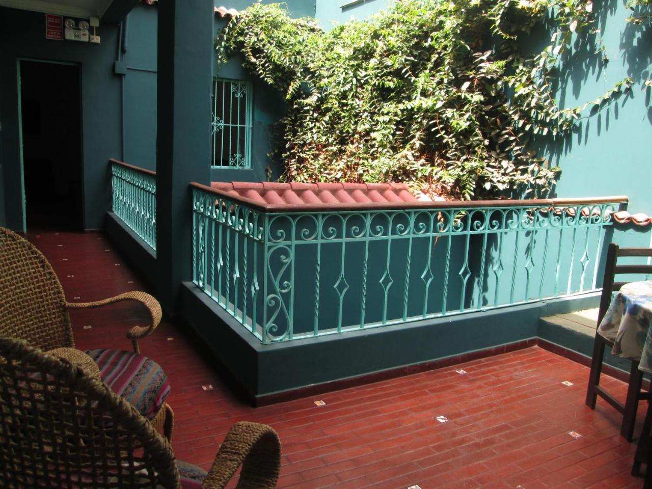 リマ La Casona Azul Bed & Breakfast エクステリア 写真